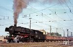 044 888 hat in Koblenz-Mosel einen Kokszug übernommen, den sie nun zur Mosel hin in Gang bringt. (20.09.1971) <i>Foto: Walter Abriel</i>