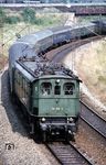 116 018 (Bw Freilassing) bringt einen Lr zur Abstellanlage nach München Heimeranplatz. (27.07.1972) <i>Foto: Walter Abriel</i>