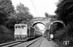 Die 125 km/h schnelle Baureihe 250 war auch geeignet, Schnellzüge zu befördern, wie hier 250 195 am Bk Oberroßla bei Apolda. (25.07.1984) <i>Foto: Thomas Fischer</i>