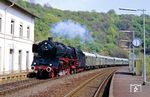 01 150 mit Sonderzug Dz 21764 in Fachingen (Lahn). (22.04.1990) <i>Foto: Wolfgang Bügel</i>