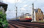 103 146 fährt mit EC 9 "Rheinpfeil" (Hannover - Chur) durch Koblenz-Lützel und wird nach Überqueren der Mosel den nächsten Halt in Koblenz Hbf erreichen. (22.04.1990) <i>Foto: Wolfgang Bügel</i>