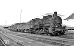 57 1624 (Bw Siegen) macht sich im Rangierdienst im Bahnhof Siegen nützlich. Gut zwei Monate später war die Lok bereits abgestellt. (25.07.1958) <i>Foto: Jacques H. Renaud</i>