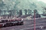 50 1742 (Bw Frankfurt/M-2) wartet vor einem Güterzug im Rangierbahnhof Bingerbrück. (18.11.1957) <i>Foto: Carl Bellingrodt</i>