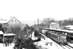 250 135 vom Bw Weißenfels fährt mit einem Güterzug durch Bad Kösen. (20.02.1986) <i>Foto: Thomas Fischer</i>