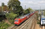 145 036 fährt mit GAG 60093 (Emden VW-Werk - Mühlacker) durch Solingen Hbf. (17.09.2024) <i>Foto: Joachim Bügel</i>