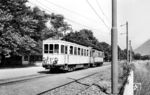 Tw 27 mit Bw 61 in der Endhaltestelle Bad Honnef. Die seit der Verlängerung der Siebengebirgsbahn 1925 bestehende Haltestelle Bad Honnef ist heute die Endhaltestelle der Stadtbahnlinie 66.  (05.07.1957) <i>Foto: Aad van Ooy</i>