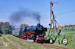 Dem Sonderzug 1 (Dz 19143) folgte in Nieder Ohmen im Blockabstand 01 1066 mit Sonderzug 2 (Dz 19145). (29.04.1990) <i>Foto: Joachim Bügel</i>