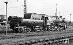 50 3118 ÜK (BMAG, Baujahr 1943) in ihrem Heimat-Bw Kornwestheim. Die mit einem Wannentender ausgerüstete Lok besaß seit Januar 1956 den Kessel (BZA Minden 87) von 52 7071. (10.1962) <i>Foto: Wolfgang Jahn</i>