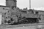 94 1086 im Heimat-Bw Ludwigshafen (Rhein). Die Rangierfunkantenne weist auf ihren Einsatz im nahen Rangierbahnhof hin. (02.09.1963) <i>Foto: Wolfgang Jahn</i>