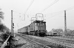 E 17 105 mit E 556 (Frankfurt/M - Stuttgart) bei Ludwigsburg. (02.1964) <i>Foto: Wolfgang Jahn</i>