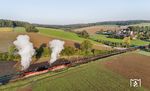 Nach einer Zugkreuzung verlassen 50 4073 und 52 8168 den Bahnhof Wörnitzstein. (18.09.2024) <i>Foto: Joachim Schmidt</i>