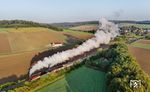 50 4073 und 52 8168 mit einem leeren Holzzug bei Wörnitzstein. (18.09.2024) <i>Foto: Joachim Schmidt</i>