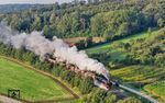 042 018 mit einem Holzzug zwischen Wörnitzstein und Ebermergen. (18.09.2024) <i>Foto: Joachim Schmidt</i>