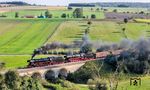 042 018 und 052 273 mit einem beladenen Rübenzug nach Gunzenhausen bei Wassertrüdingen. (18.09.2024) <i>Foto: Joachim Schmidt</i>