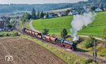 042 018 mit einem Fotogüterzug von Donauwörth nach Nördlingen in Wörnitzstein. (20.09.2024) <i>Foto: Joachim Schmidt</i>