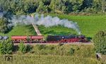 042 018 mit einem Fotogüterzug auf der Steigung von Wörnitzstein nach Harburg (Schwaben). (20.09.2024) <i>Foto: Joachim Schmidt</i>