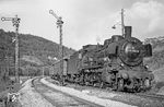 038 650 (38 3650 vom Bw Tübingen) verlässt mit P 1930 nach Horb den Bahnhof Mühlen (b. Horb). (13.08.1969) <i>Foto: Wolfgang Bügel</i>