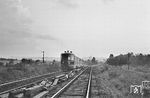 Ein VT 06 erreicht als Fernschnelltriebwagen (FDt 71) nach Hamburg-Altona den Bahnhof Göttingen. (1950) <i>Foto: Detlev Luckmann</i>