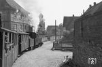 Zug 24 fährt mit Lok 12'' durch Benniehausen. (1952) <i>Foto: Detlev Luckmann</i>