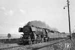 01 1062 vom Bw Bebra fährt mit dem D 273 nach Hamburg-Altona durch Rosdorf. (1952) <i>Foto: Detlev Luckmann</i>