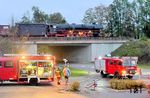 Auch auf der Rückfahrt nach Nürnberg gab es für 01 1104 nochmals einen Wasserhalt in Günzach, bei dem die örtliche Feuerwehr für Nachschub sorgte. (12.10.2024) <i>Foto: Joachim Schmidt</i>