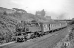 064 235 vom Bw Heilbronn fährt mit P 3871 (Heilbronn - Osterburken) aus dem Bahnhof Bad Friedrichshall-Jagstfeld. (15.08.1969) <i>Foto: Wolfgang Bügel</i>