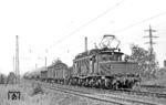 Im August 1945 wurde E 94 059 zusammen mit E 94 020, 021, 065, 066, 110, 153 und 154 aus Waldenburg-Dittersbach in die UdSSR abgefahren. Im August 1952 kehrte sie mit nur 3 Fahrmotoren zurück. Die DR nahm sie im Oktober 1957 wieder in Betrieb. 1992 wurde sie in Engelsdorf ausgemustert. (01.08.1984) <i>Foto: Thomas Fischer</i>