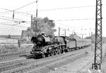 Die Wittenberger 03 2155 rollt mit dem D 563 aus Berlin auf den Leipziger Hauptbahnhof zu. (12.07.1978) <i>Foto: Michael Malke</i>