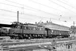 204 001 vom Bw Leipzig Hbf West überführt den in Delitzsch restaurierten preußischen Schnellzugwagen "Berlin 02790" zum Verkehrsmuseum nach Dresden. (07.08.1978) <i>Foto: Michael Malke</i>