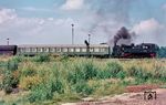 094 561 (94 1561 vom Bw Emden) macht sich im Emder Rangierbahnhof nützlich. (18.08.1973) <i>Foto: Herbert Vaupel</i>