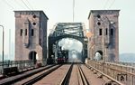 Vom Bahnhofsfest in Stolberg kehrt die Moll'sche T 3 (89 7159) über die Kölner Südbrücke zurück in die Heimat nach Hilchenbach. (05.04.1976) <i>Foto: Herbert Vaupel</i>