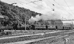 75 1107 verlässt mit dem aus Schweizer Wagen gebildeten P 4406 nach Waldshut den Bahnhof Koblenz/CH. (22.08.1959) <i>Foto: Karl Wyrsch, Slg. D. Ammann</i>