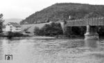 75 1107 nähert sich mit P 4441 aus Waldshut der Rheinbrücke in Koblenz/CH. (22.08.1959) <i>Foto: Karl Wyrsch, Slg. D. Ammann</i>