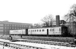 VT 60 516 vom Bw Rheine mit einem VS 145 in Münster Hbf. (23.12.1962) <i>Foto: Bernd Kappel</i>