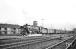 01 1078 (Bw Osnabrück Hbf) verlässt mit E 521 nach Hamburg-Altona den Hauptbahnhof in Münster (Westf). (06.04.1963) <i>Foto: Bernd Kappel</i>