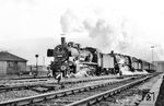 38 2196 und 50 1800 (beide vom Bw Gronau) fahren mit dem P 2655 nach Gronau (Westf) aus Münster (Westf) Hbf. (06.04.1963) <i>Foto: Bernd Kappel</i>