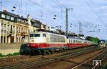 103 155 führt den EC 24 "Erasmus" (Innsbruck - München - Frankfurt/M - Köln - Emmerich - Amsterdam CS) auf der Linken Rheinstrecke in Remagen. (02.11.2024) <i>Foto: Wolfgang Bügel</i>