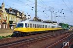 403 001/002 fährt als LH 1006 nach Düsseldorf Flughafen durch Remagen. Ab dem 28. März 1982 wurde die Baureihe 403 als Lufthansa-Airport-Express eingesetzt und fuhr fortan im Auftrag und in Lackierung der Lufthansa. Er diente bis 1992 als Ersatz für Kurzstreckenflüge auf der Verbindung zwischen Düsseldorf und dem Flughafen Frankfurt am Main.  (28.04.1990) <i>Foto: Wolfgang Bügel</i>