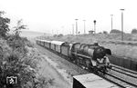 41 160 (Bw Fulda) rollt in Höhe des Fuldaer Güterbahnhofs dem nächsten Halt im Personenbahnhof entgegen.  (08.07.1960) <i>Foto: Jacques H. Renaud</i>