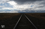 Die 750mm-Kohlenbahn von Rio Gallegos nach Rio Turbio liegt in Patagonien. Hier, ganz im Süden Argentiniens, herrschen ganz besondere Klima- und Lichtverhältnisse.  (13.03.2009) <i>Foto: Johannes Glöckner</i>