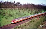 Ein VT 11 als TEE 190 „Parsifal“ (Hamburg-Altona - Paris-Nord) bei Buchholz (Kr Harburg). (30.04.1967) <i>Foto: Helmut Dahlhaus</i>