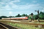 VT 11 5003 vom Bw Dortmund Bbf fährt als TEE 75 "Saphir" nach Oostende durch Köln-Mülheim.  (21.08.1957) <i>Foto: Carl Bellingrodt</i>