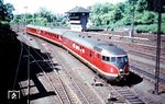 Ein VT 08 fährt als Ft 54 "Adler" nach Würzburg in Hamburg Hbf ein.  (1959) <i>Foto: Carl Bellingrodt</i>