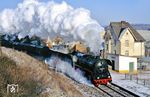 44 1486 auf Lastprobefahrt des Raw Meiningen vor einem Plangüterzug in Ettenhausen. (01.12.1990) <i>Foto: Joachim Bügel</i>