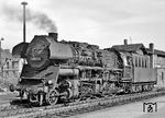 58 3041 (Bw Gera) im Bahnhof Göschwitz. Die Lok war seit ihrer Rekonstruktion aus 58 1339 von April 1961 bis zur Ausmusterung am 03.07.1979 ununterbrochen in Gera stationiert. (07.1975) <i>Foto: Martin Heller</i>