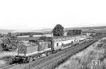 DR 112 456 (Bw Halle G) mit einem Personenzug bei Helfta an der Bahnstrecke Röblingen am See–Lutherstadt Eisleben. (11.07.1989) <i>Foto: Thomas Fischer</i>