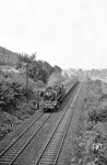 39 138 (Bw Limburg/L) mit einem Eilzug bei Lorsbach (Ts). (10.1962) <i>Foto: Karl-Ernst Maedel</i>