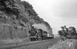 Die Hanauer 38 3432 mit P 1862 nach Frankfurt/M bei Wirtheim. (08.1960) <i>Foto: Karl-Ernst Maedel</i>