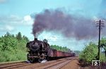 043 431 (Bw Rheine) mit einem Gag von Emden nach Hamm Rbf bei Sprakel. (20.05.1970) <i>Foto: Bernd Kappel</i>