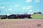 011 056 mit dem DvZ 10439 (Köln - Emden) bei Sprakel. (20.05.1970) <i>Foto: Bernd Kappel</i>